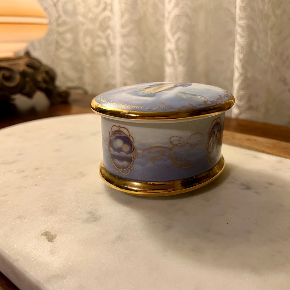 Music Box - Picture 2 of 5